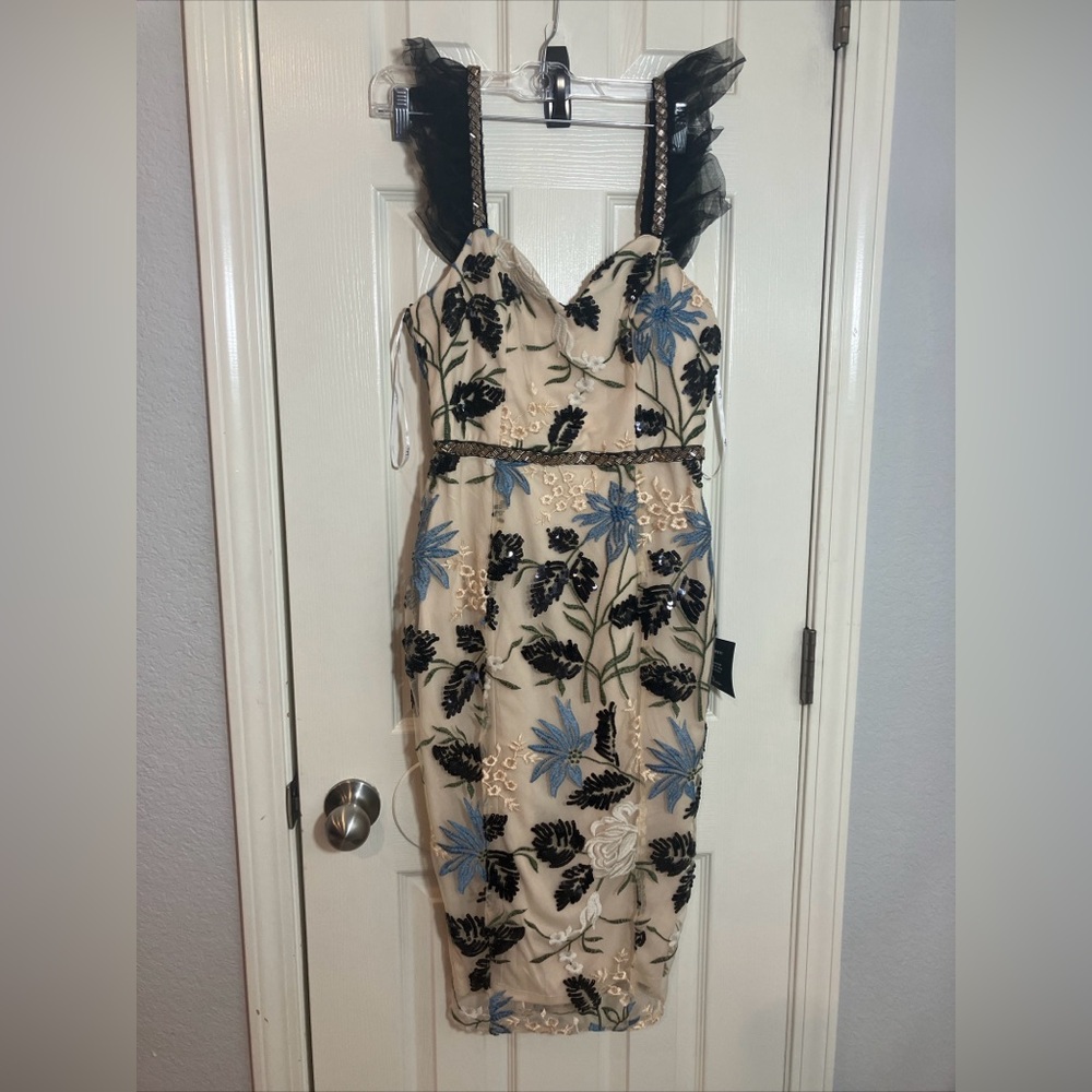 NWT Lulu's Black and Blue Floral Midi Dress size S. 012025-0018